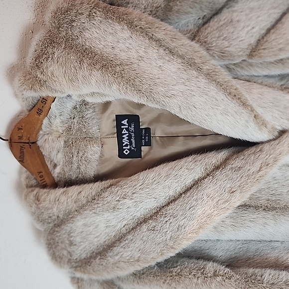 Olympia tan faux fur coat, excellent condition, sz L (12-16) - Picture 3 of 9